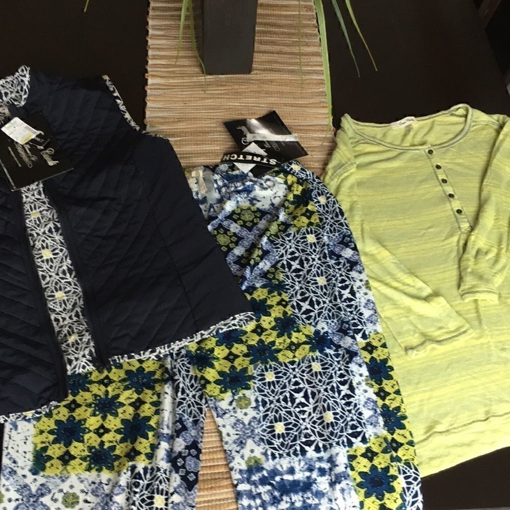 NWT 3 piece outfit . All size XL